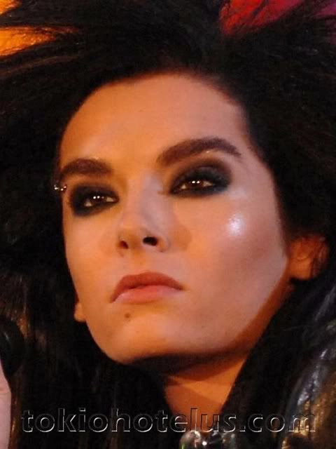 http://i122.photobucket.com/albums/o242/chris_shadowkat/bill%20album/new11.jpg