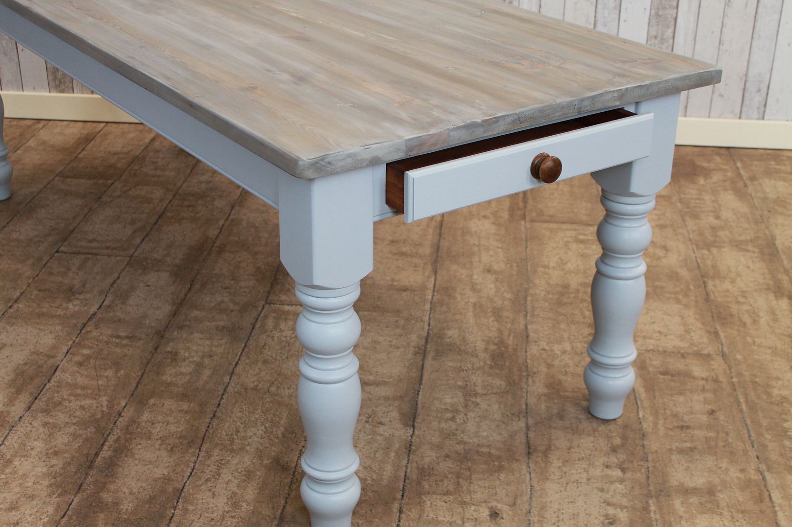 LARGE 10FT HANDMADE WHITE WASHED RUSTIC PINE KITCHEN TABLE DINING TABLE