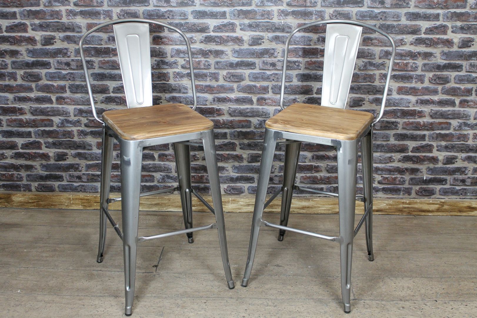 VINTAGE INDUSTRIAL TOLIX STYLE BAR STOOL WITH WOODEN SEAT IN GUN METAL