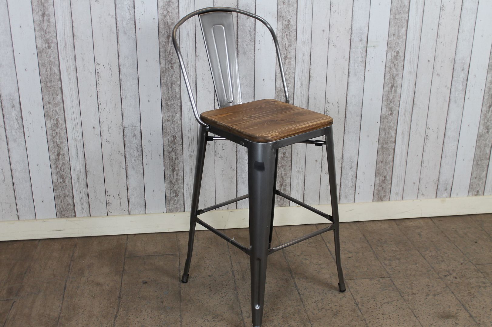 VINTAGE INDUSTRIAL TOLIX STYLE BAR STOOL WITH WOODEN SEAT IN GUN METAL