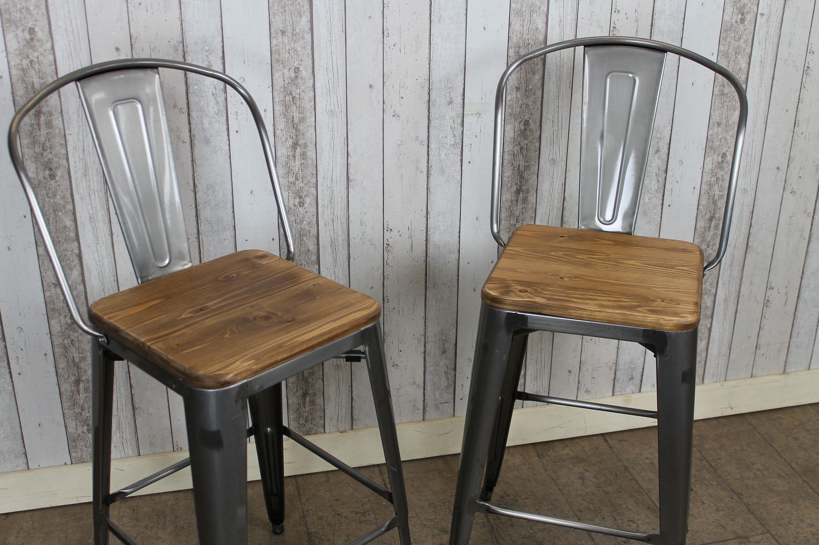 VINTAGE INDUSTRIAL TOLIX STYLE BAR STOOL WITH WOODEN SEAT IN GUN METAL