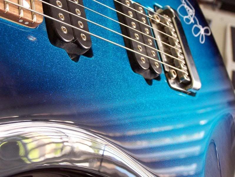 Petrucci_Blue_Dawn_Sparkle_19.jpg