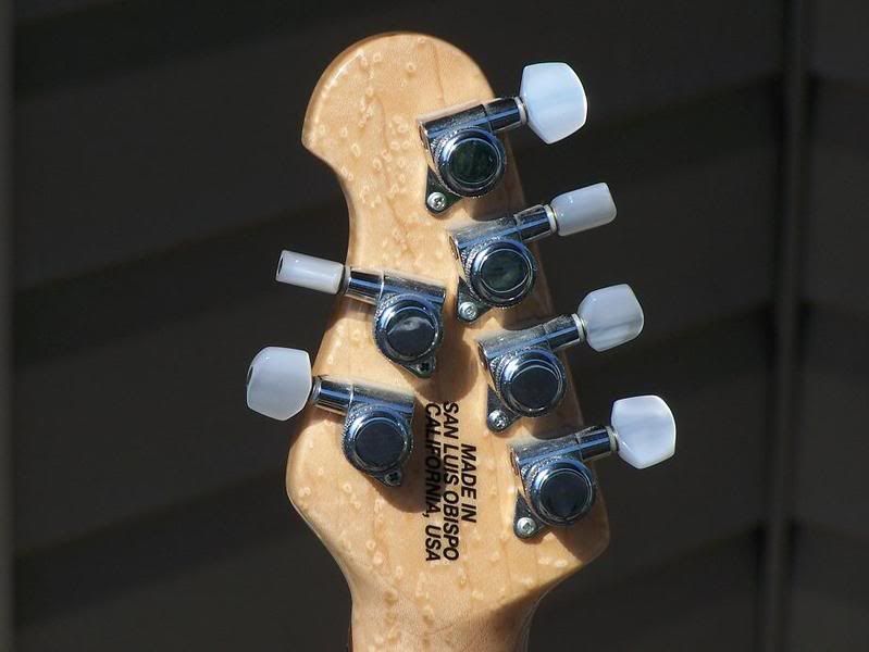 Petrucci_Blue_Dawn_Sparkle_23.jpg