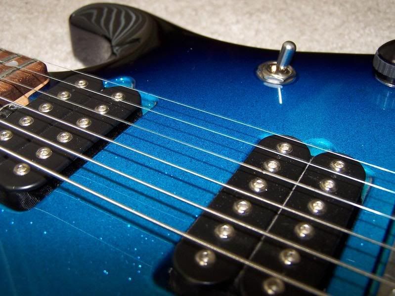 Petrucci_Blue_Dawn_Sparkle_6.jpg