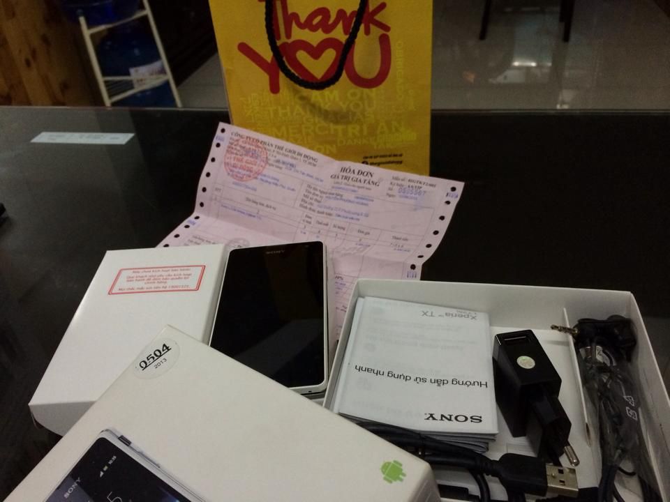 Bán Sony Z (C6602) hàng chính hãng, màu trắng, fullbox, còn BH 21/06/2015 - 21