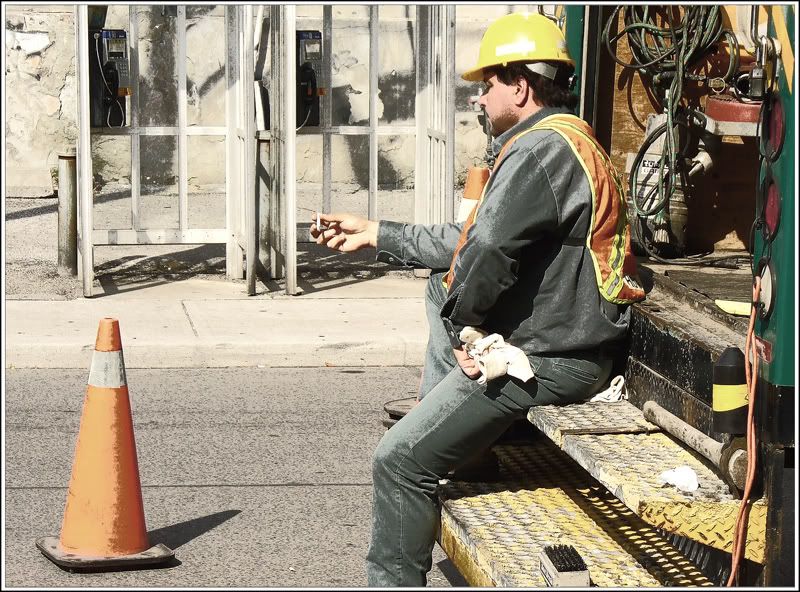 IMAGE: http://i122.photobucket.com/albums/o268/R-Ticle_One/ConstructionFinal.jpg