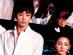 photo tumblr_my5nzlakOj1riw2vuo2_250.gif