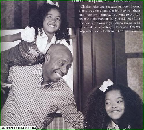 RUSSELL SIMMONS WITH HIS DAUGHTERS. CLICK TO SEE IN FULL