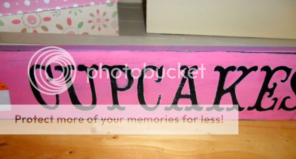 PINK CUPCAKES WOOD SIGN, Hand Painted  